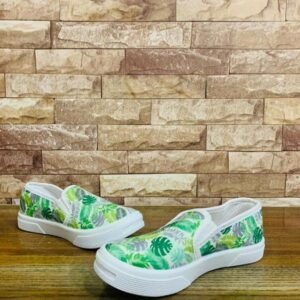 Girls canvas shoes